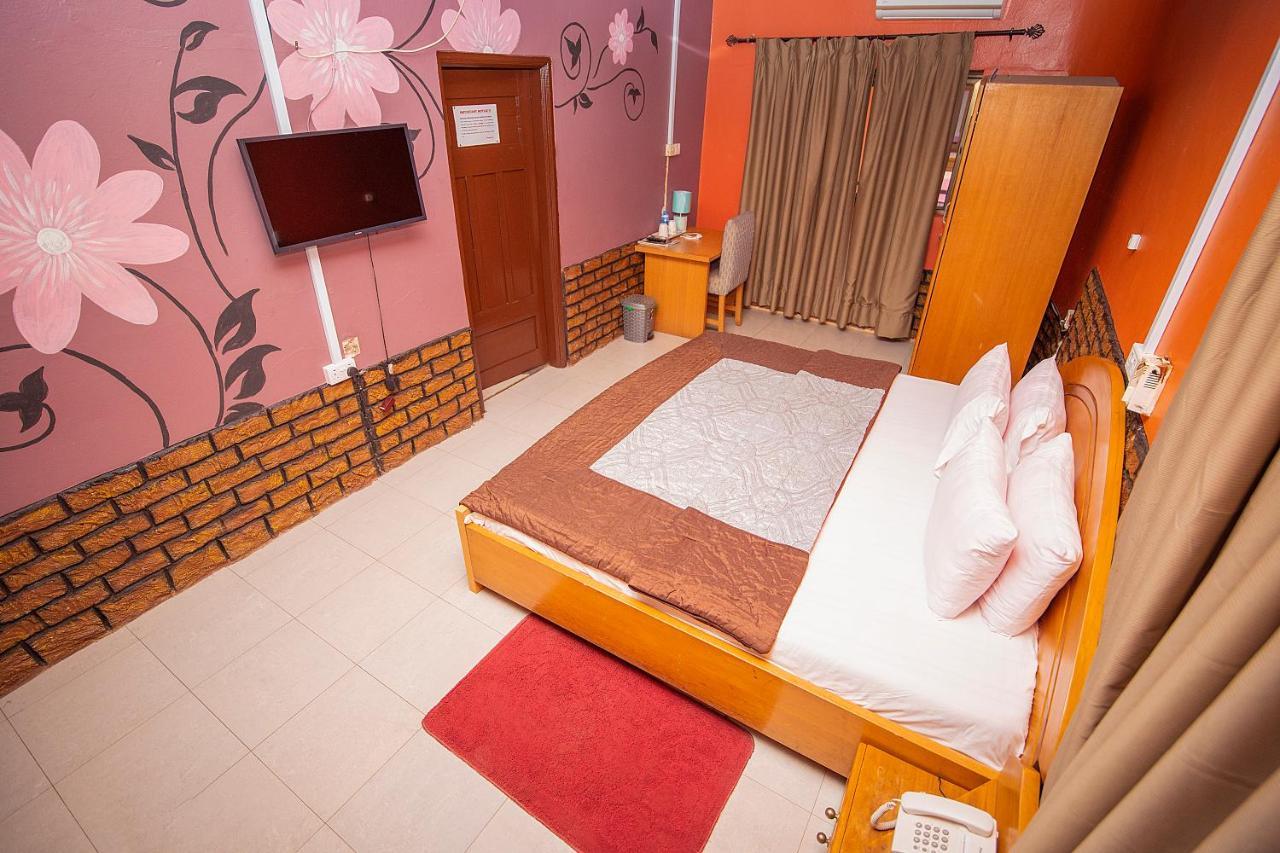 Hilton View Hotel Ogbodjo Kültér fotó