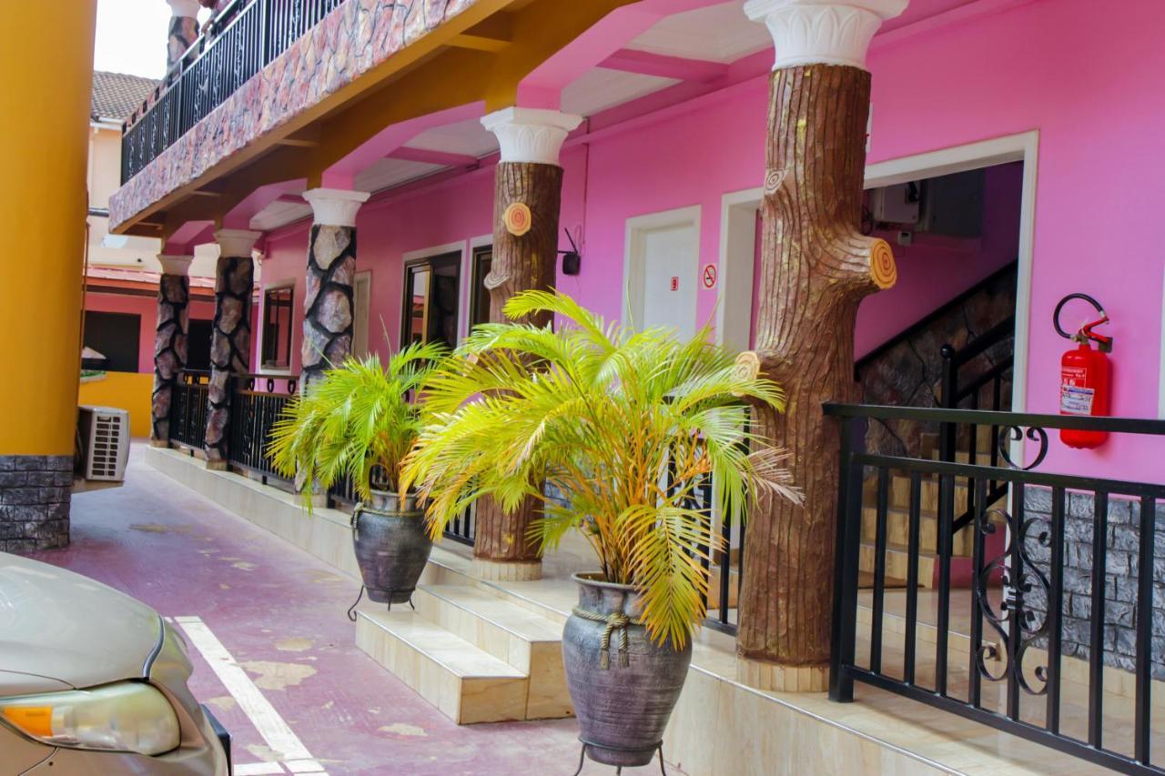 Hilton View Hotel Ogbodjo Kültér fotó